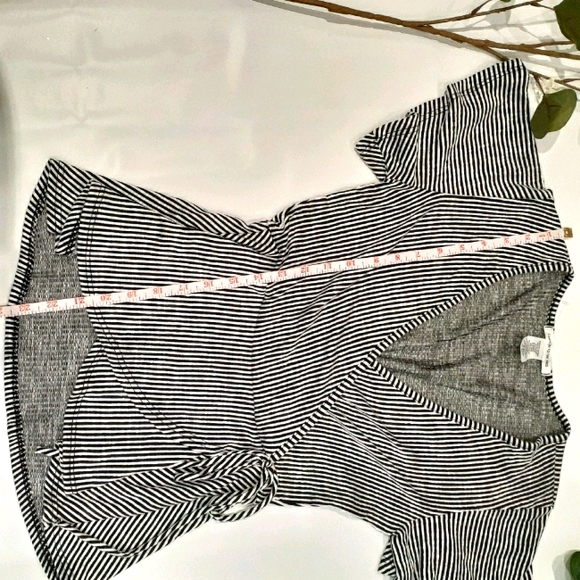 NWOT Black and White stripe short sleev wrap top - Picture 8 of 11